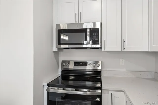 $2,600 | 227 4th Avenue, Unit 201A, Bay Shore, NY 11706