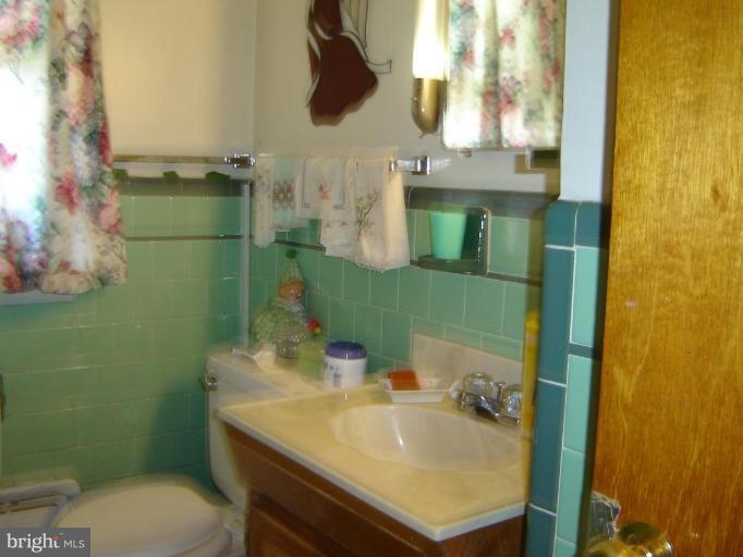 201 Sweetser Road Linthicum Heights, MD 21090 - Photo 18 of 30 Bath #2