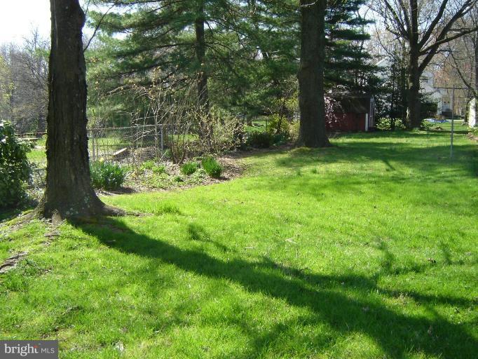 201 Sweetser Road Linthicum Heights, MD 21090 - Photo 4 of 30 Back yard