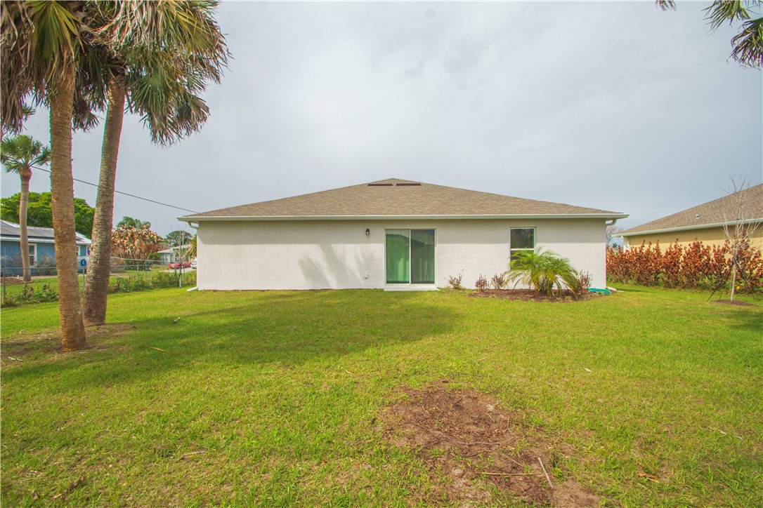 450 Kendall Avenue Sebastian, FL 32958 - Photo 28 of 33