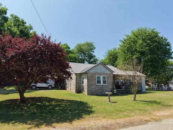 $139,900 | 404 McMurtrey Street, St. Joseph, TN 38481