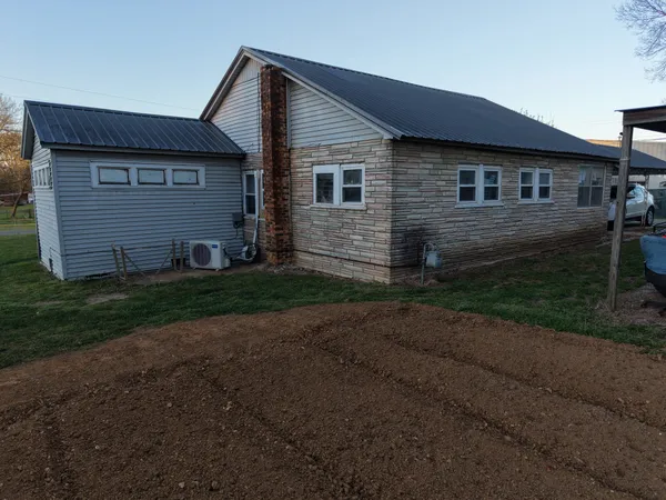 $139,900 | 404 McMurtrey Street, St. Joseph, TN 38481