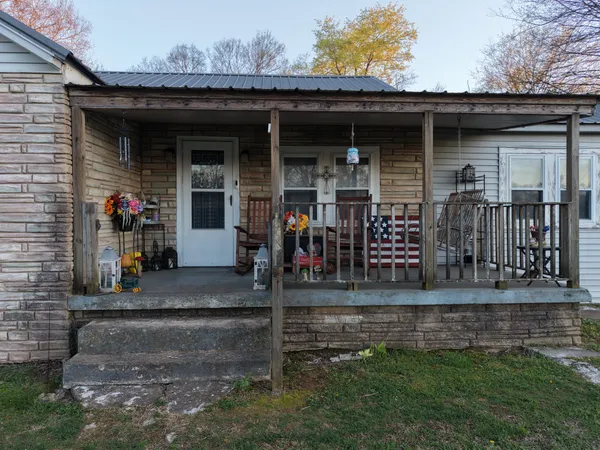 $139,900 | 404 McMurtrey Street, St. Joseph, TN 38481