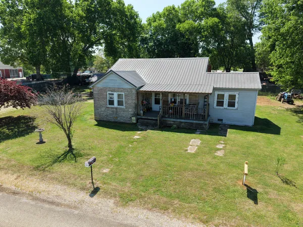 $110,000 | 404 McMurtrey Street, St. Joseph, TN 38481