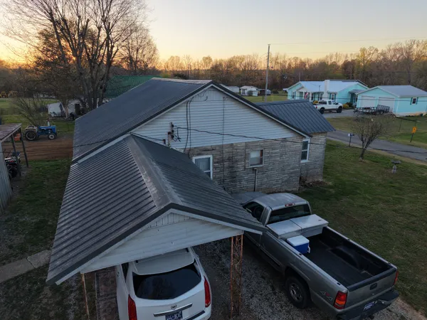 $139,900 | 404 McMurtrey Street, St. Joseph, TN 38481