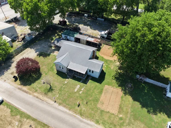 $110,000 | 404 McMurtrey Street, St. Joseph, TN 38481