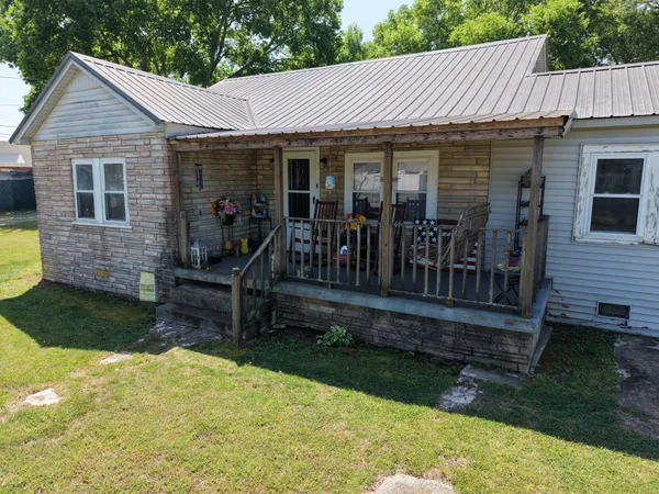 $110,000 | 404 McMurtrey Street, St. Joseph, TN 38481