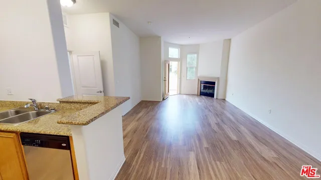 $3,750 | 1041 Glendon Avenue, Unit 5171, Los Angeles, CA 90024