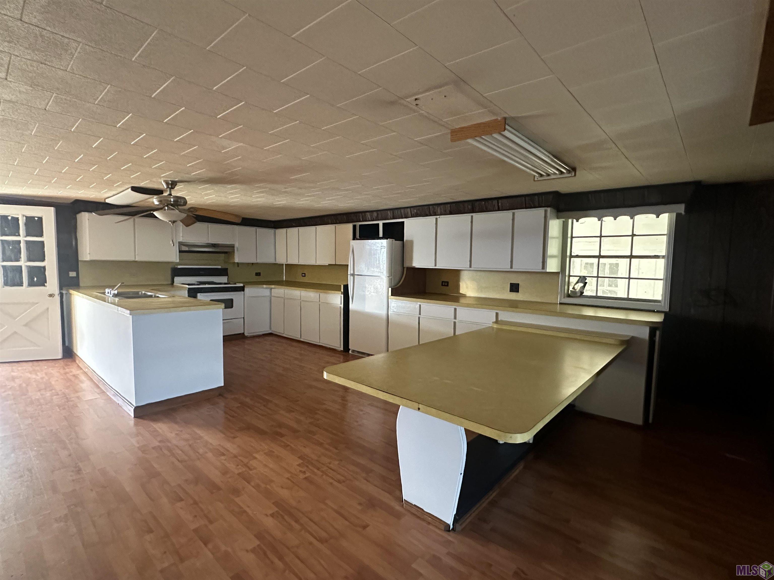 108 Chauvin Street Chauvin, LA 70344 - Photo 2 of 9