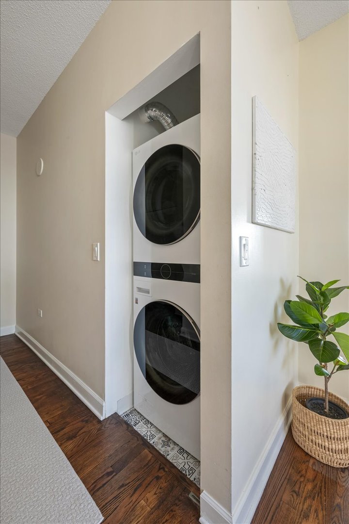 1529 South State Street, Unit 21H Chicago, IL 60605 - Photo 17 of 20