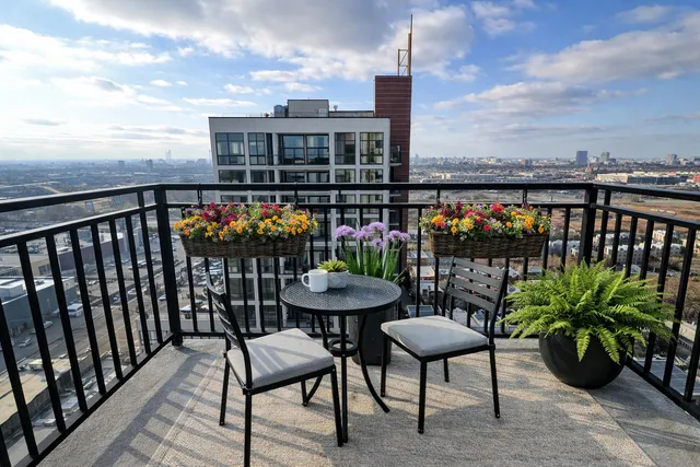 $292,000 | 1529 South State Street, Unit 21H, Chicago, IL 60605