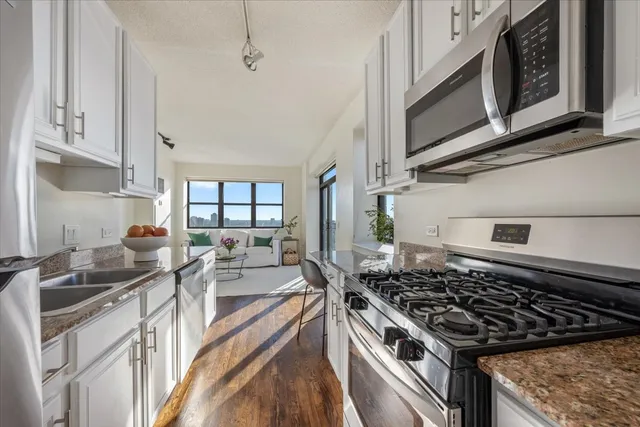 $292,000 | 1529 South State Street, Unit 21H, Chicago, IL 60605