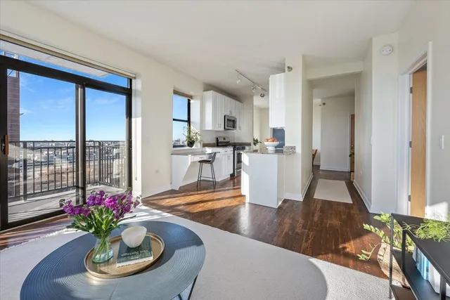 $292,000 | 1529 South State Street, Unit 21H, Chicago, IL 60605