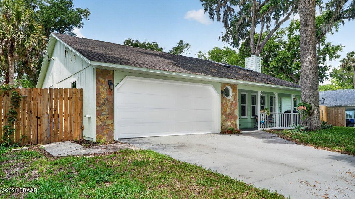 2012 Mango Tree Drive Edgewater, FL 32141 - Photo 3 of 36 3
