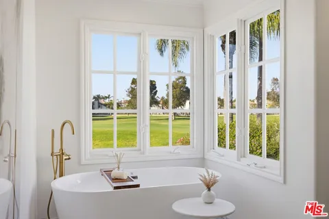$3,695,000 | 19382 Woodlands Drive, Huntington Beach, CA 92648