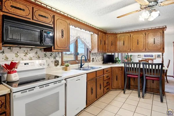 $385,000 | 1416 Brant Street, Osage City, KS 66523