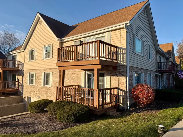 $1,300 | 10635 North Ivy Court, Unit 65, Mequon, WI 53092