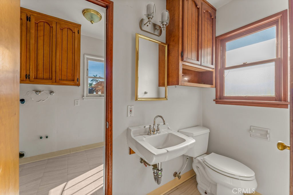 1611 Bay View Avenue Wilmington, CA 90744 - Photo 16 of 44