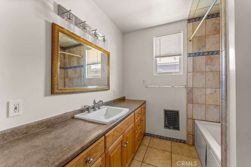 1611 Bay View Avenue Wilmington, CA 90744 - Photo 25 of 44