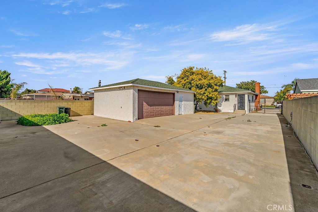 1611 Bay View Avenue Wilmington, CA 90744 - Photo 35 of 44