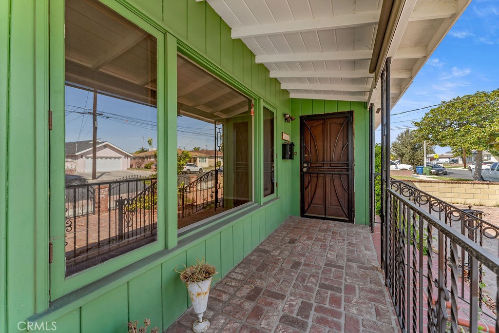 1611 Bay View Avenue Wilmington, CA 90744 - Photo 5 of 44