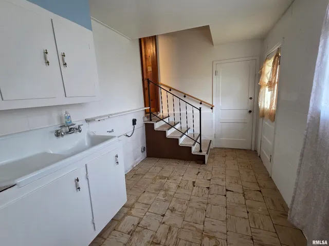 $49,900 | 143 East Posey Avenue, Shawneetown, IL 62984