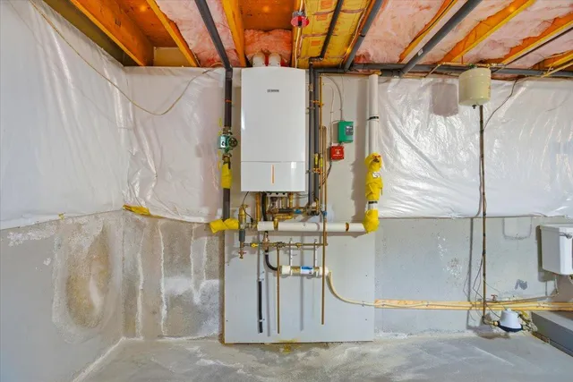 $285,000 | 4 Highland Avenue, Lewiston, ME 04240