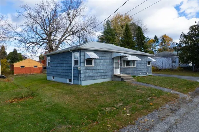 $285,000 | 4 Highland Avenue, Lewiston, ME 04240