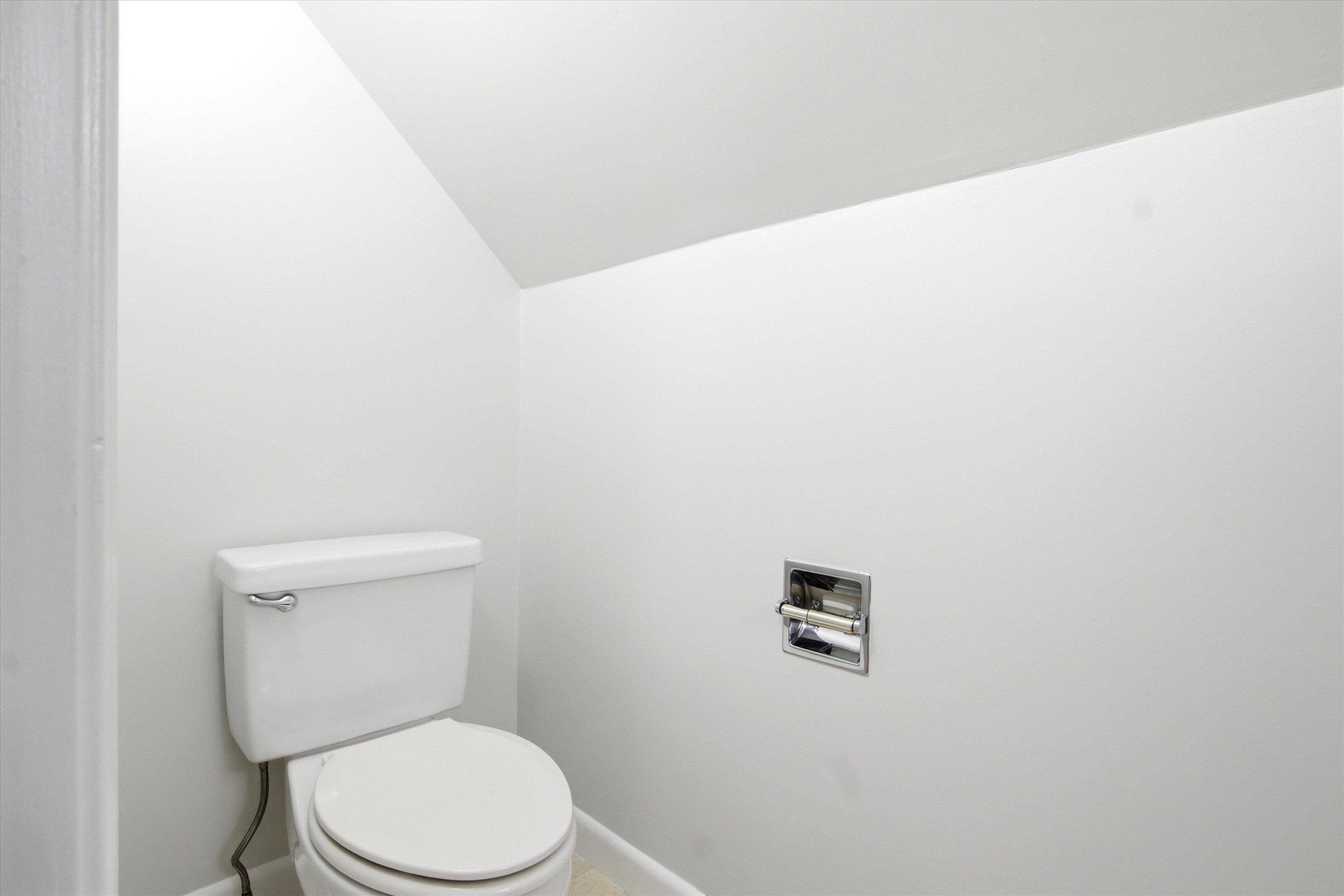 12 Bryant Road Nashua, NH 03062 - Photo 32 of 41
