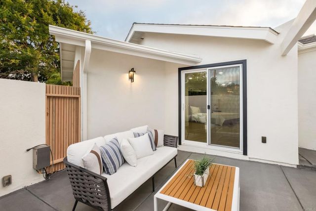 $1,860,000 | 2070 Basswood Avenue, Carlsbad, CA 92008