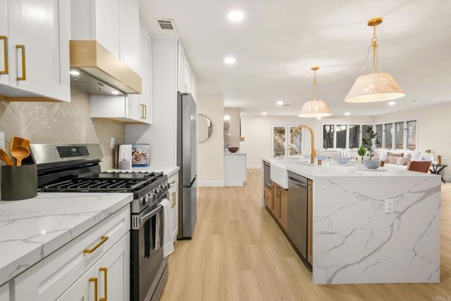 $1,860,000 | 2070 Basswood Avenue, Carlsbad, CA 92008