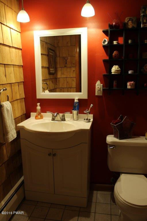 108 Wallenpaupack Road Lakeville, PA 18438 - Photo 17 of 20