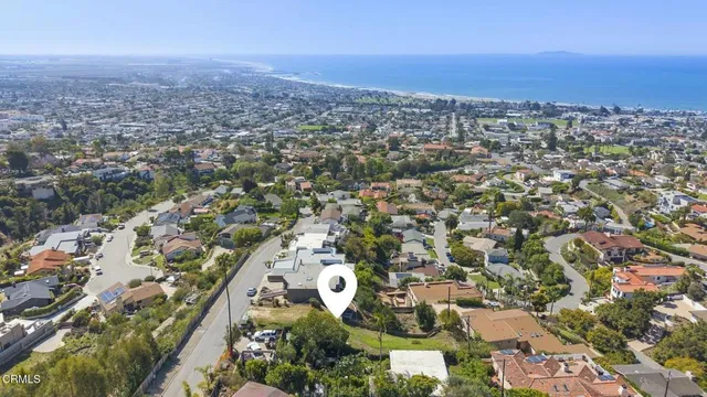 a picture of a bench with a bench