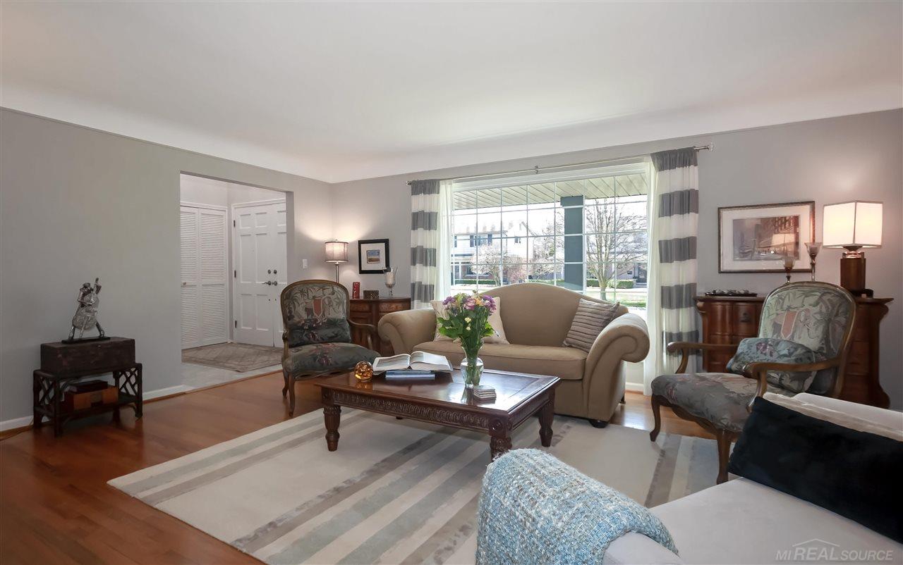 692 Canterbury Road Grosse Pointe Woods, MI 48236 - Photo 9 of 65