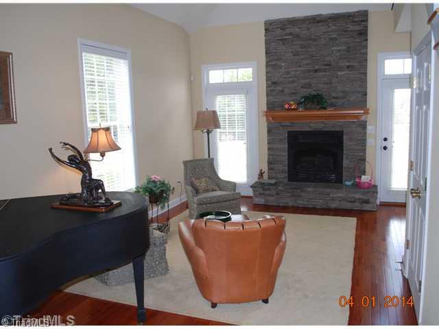 1911 Michael Road Lexington, NC 27295 - Photo 6 of 16 Living Room.