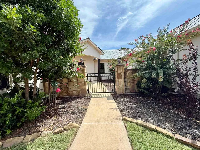 $2,950 | 3327 Bay W Boulevard, Horseshoe Bay, TX 78657