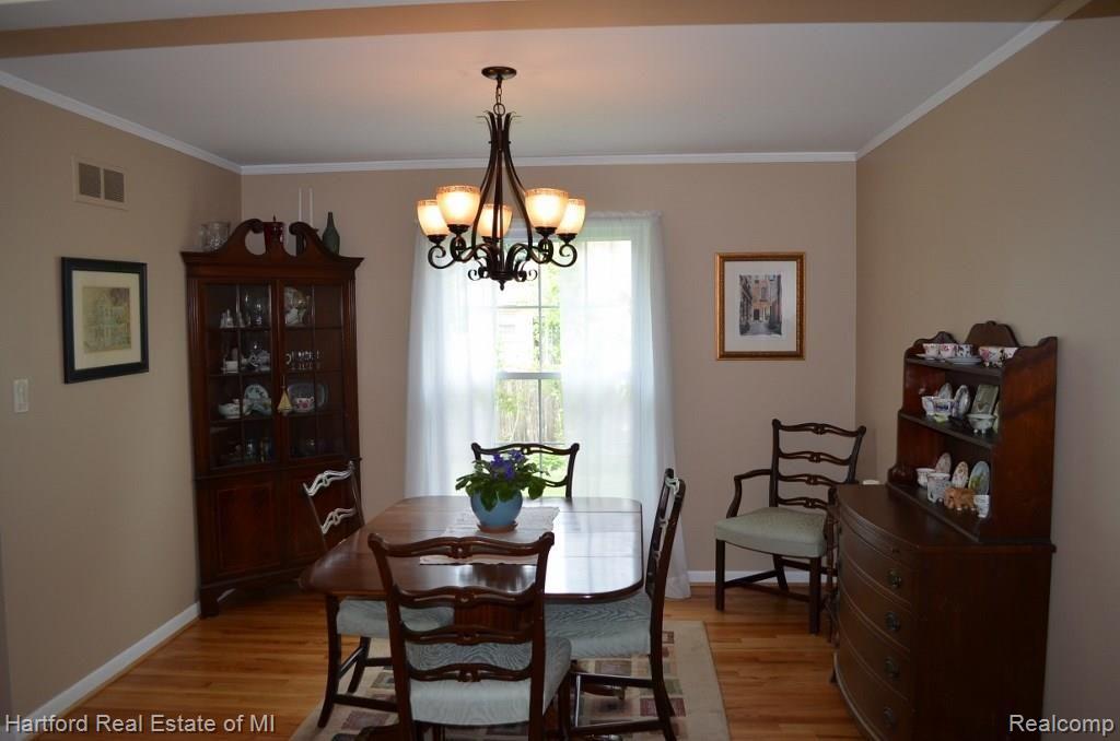 35872 Johnstown Road Farmington, MI 48335 - Photo 13 of 55 DSC_0121 (1024x678).jpg