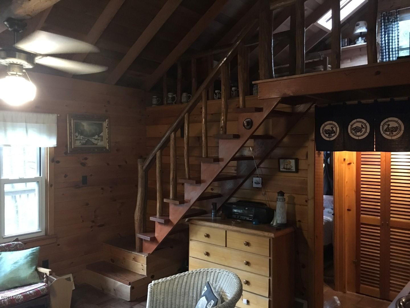 185 Timber Trail Greentown, PA 18426 - Photo 6 of 17 5-Living Room