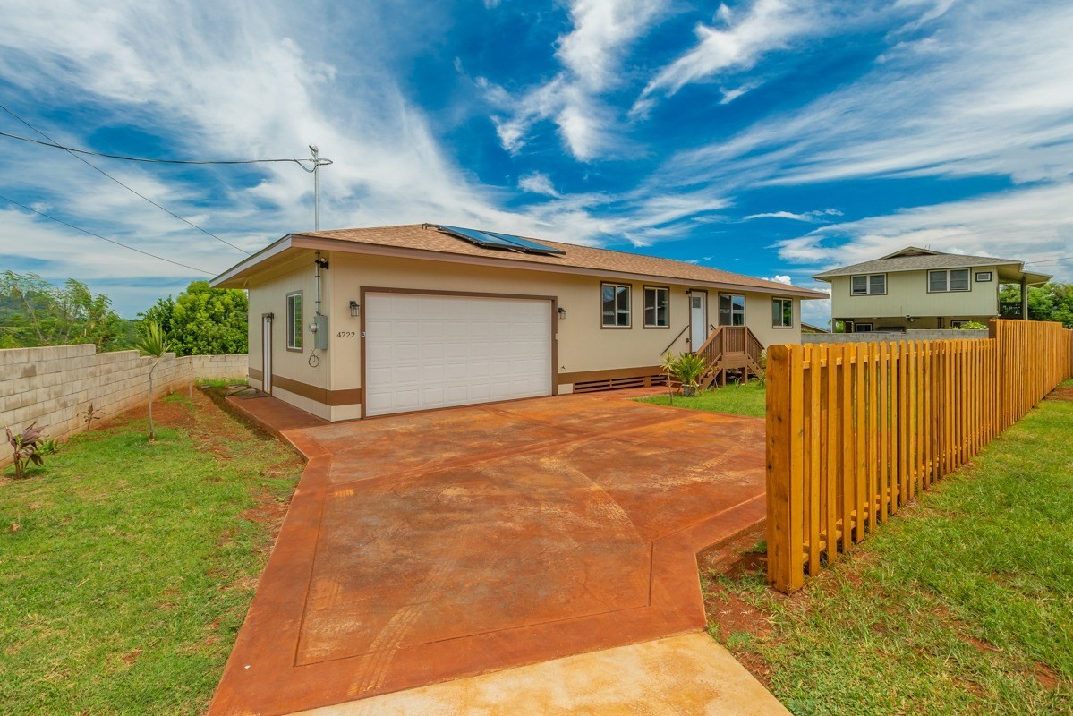 4722 Mailihuna Road Kapaa, HI 96746 - Photo 1 of 22 a front view of house with yard
