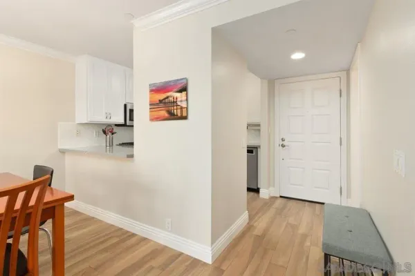 $4,975 | 7509 Draper Avenue, Unit 200, La Jolla, CA 92037