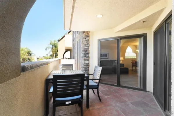 $4,975 | 7509 Draper Avenue, Unit 200, La Jolla, CA 92037
