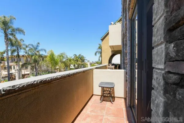 $4,975 | 7509 Draper Avenue, Unit 200, La Jolla, CA 92037