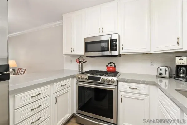 $4,975 | 7509 Draper Avenue, Unit 200, La Jolla, CA 92037