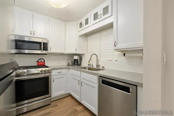 $4,975 | 7509 Draper Avenue, Unit 200, La Jolla, CA 92037