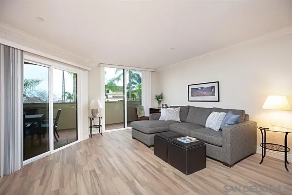$4,975 | 7509 Draper Avenue, Unit 200, La Jolla, CA 92037