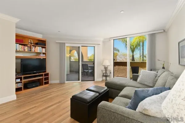 $4,975 | 7509 Draper Avenue, Unit 200, La Jolla, CA 92037