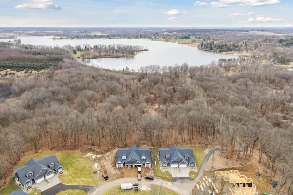 $474,900 | 1140 Lochaven Circle, Unit 10B, Hillsdale, MI 49242