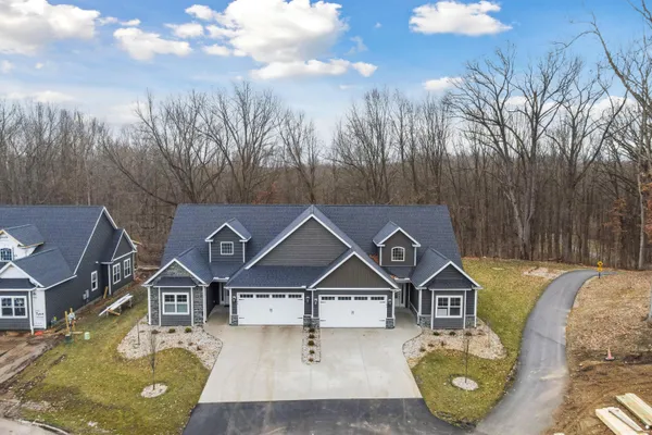 $474,900 | 1140 Lochaven Circle, Unit 10B, Hillsdale, MI 49242