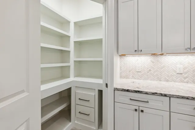 $474,900 | 1140 Lochaven Circle, Unit 10B, Hillsdale, MI 49242