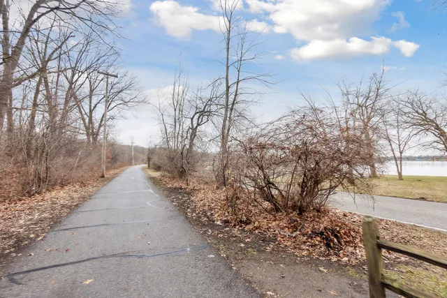 $474,900 | 1140 Lochaven Circle, Unit 10B, Hillsdale, MI 49242